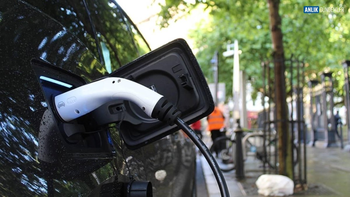 TÜRKİYE'DE OTOMOBİLDE DEVRİM! Yarıdan Fazlası Elektrikli veya Hibrit: Benzinli Devri Bitiyor mu?