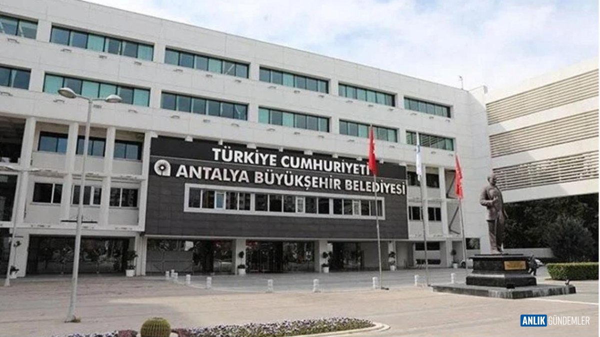 Antalya'da Şok Operasyon: Belediyenin Kilit Şirketinde Rüşvet ve İhaleye Fesat İddiaları! 10 Kişi Gözaltında