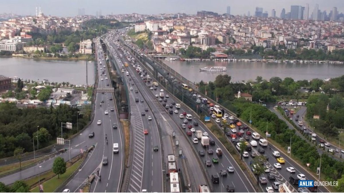 İstanbul'da Dev Trafik Kâbusu Başlıyor: Hangi Yollar Kapandı, Alternatifler Neler?