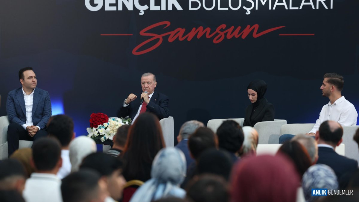 Erdoğan'dan Gençlere 'Merkezde Sizi Gördüm' Mesajı: Seçilme Yaşı 18'e İndik, Şimdi Sıra Sizde!