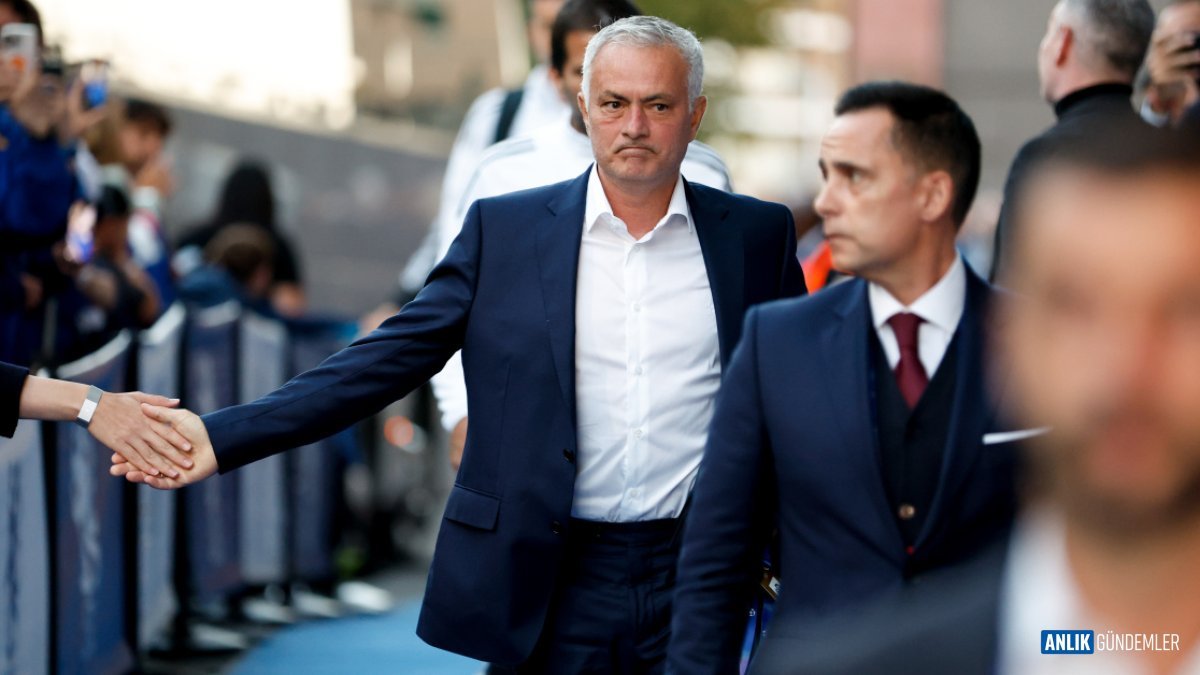 Real Madrid'de Mourinho Sessizliği: Benfica'dan Şaşırtan Açıklama ve 'Bonservis' Detayı!