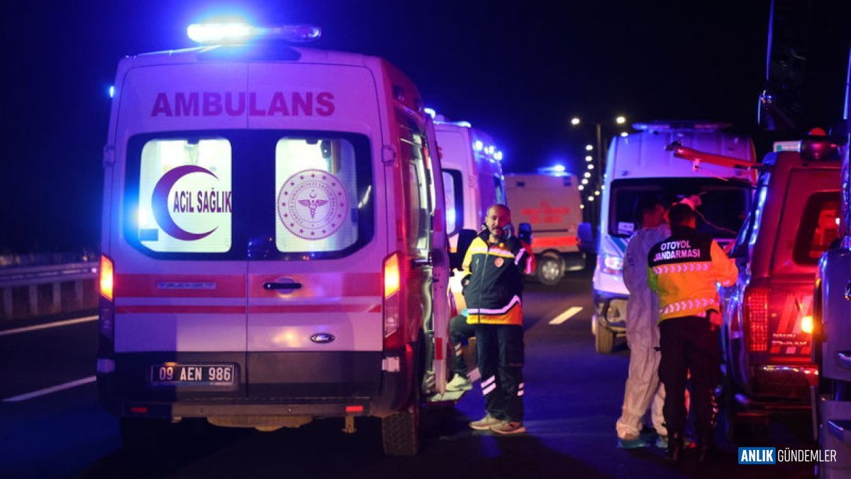 Denizli-Aydın Otoyolunda Dehşet! Tur Otobüsü Bariyerlere Dalıp Alev Aldı: 7 Can Kayboldu, 30 Yaralı