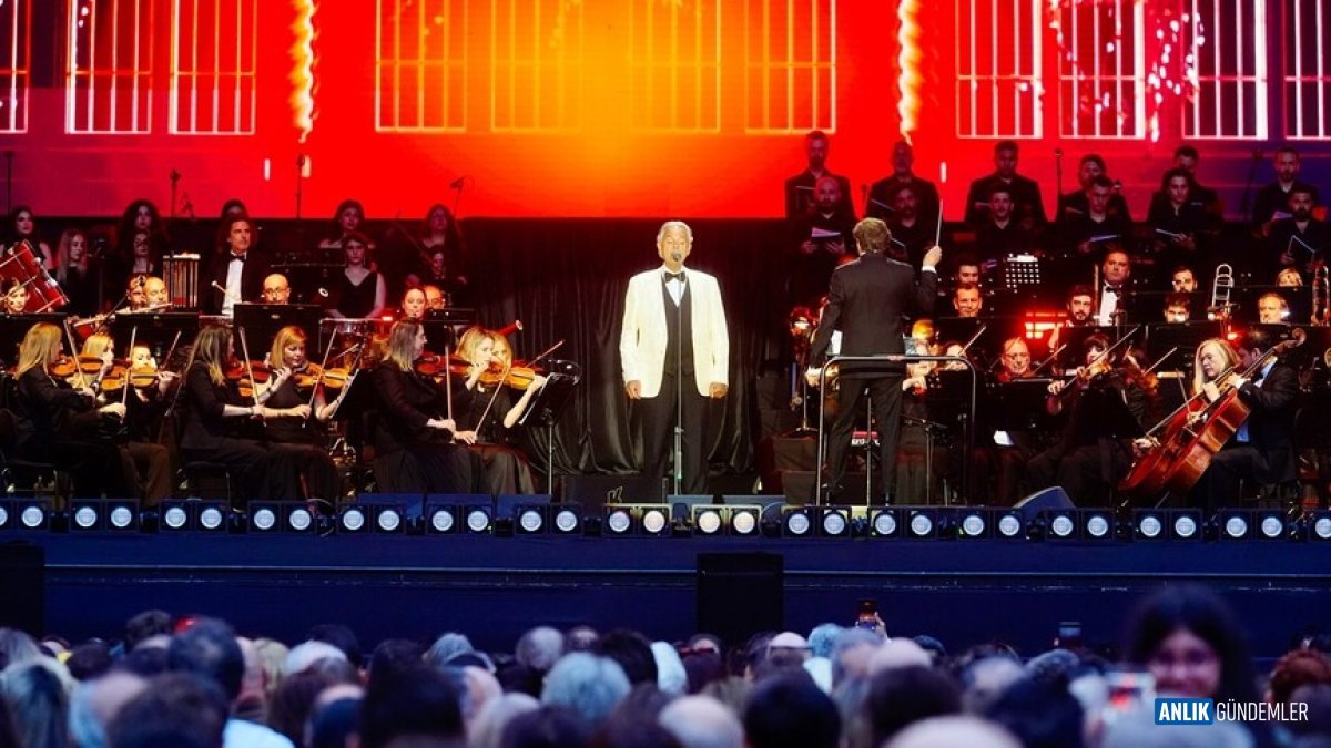 Andrea Bocelli İstanbul'u Büyüledi: 'Romanza'nın 30. Yılında Unutulmaz Bir Gece!