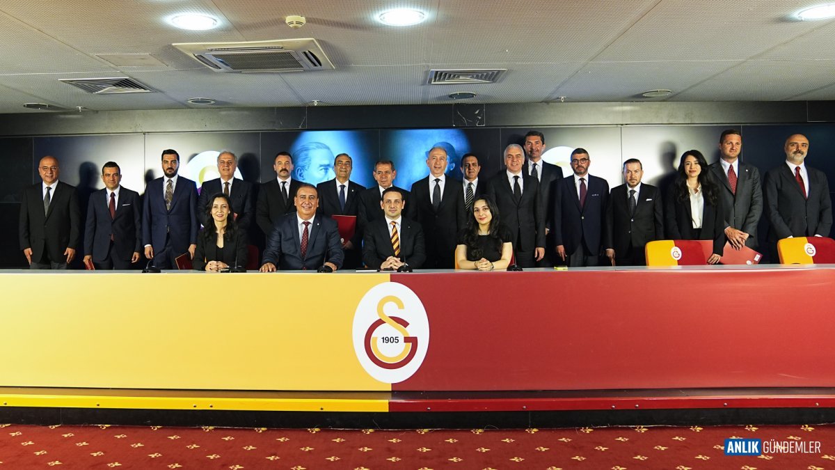 Galatasaray'da Yeni Dönem Başladı: Başkan Özbek Yönetiminde Şube Sorumluları Netleşti! Hangi İsim Hangi Branşı Yönetiyor?