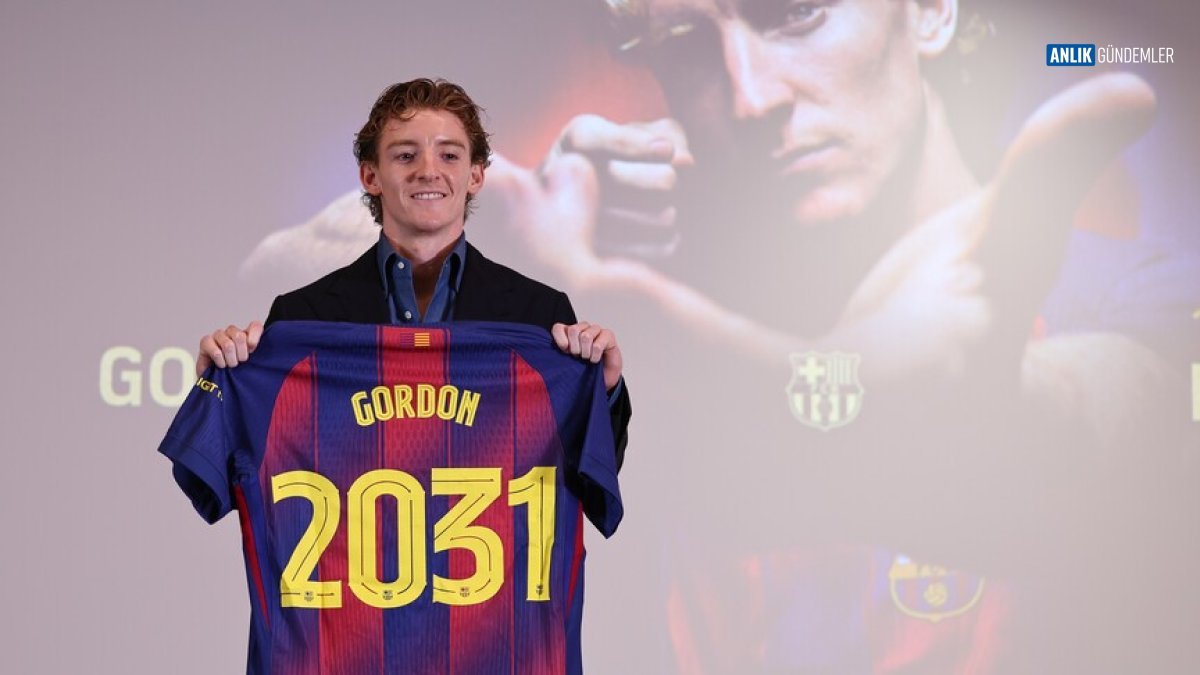 Camp Nou'da Yeni Bir Soluk: İngiliz Yetenek Anthony Gordon Barcelona Forması Giydi