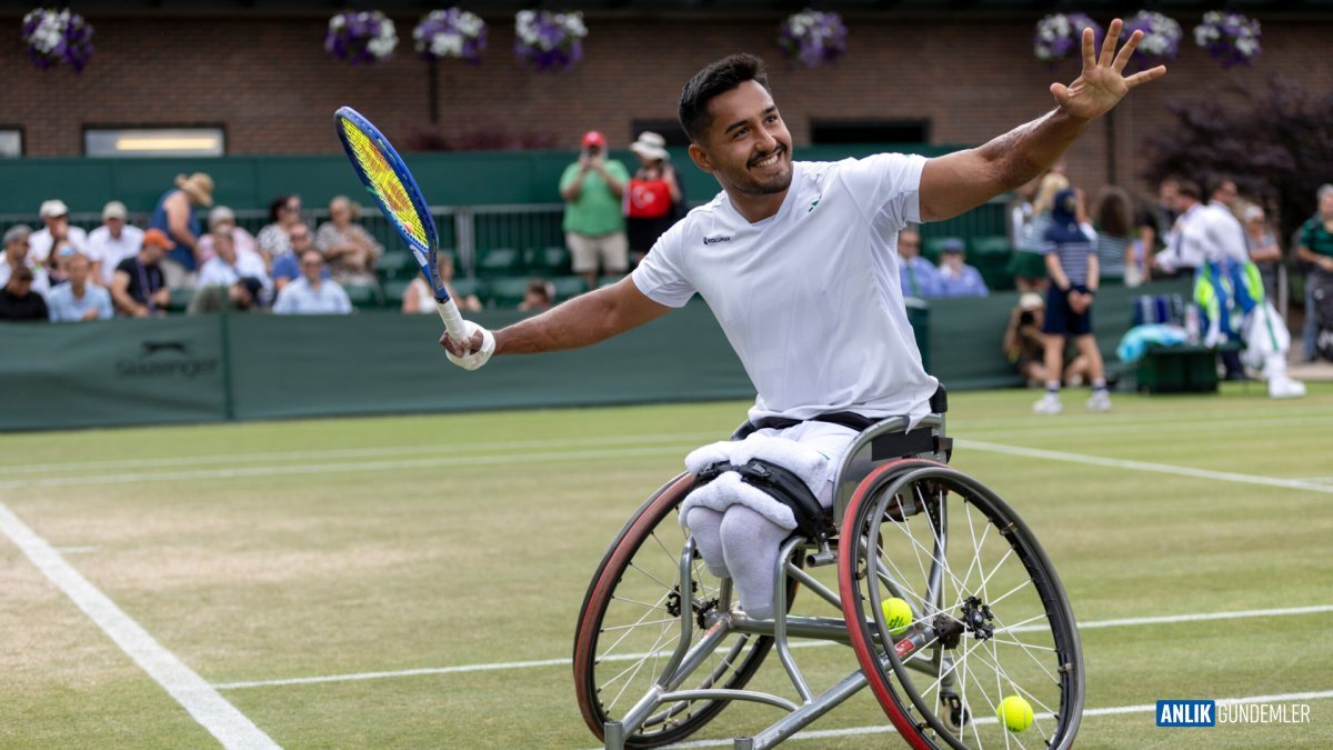 Paris'ten Zil Sesi! Paralimpik Şampiyonumuz Ahmet Kaplan Roland Garros'ta Tarih Yazıyor: Rakibini 6-0, 6-0 ile Ezdi!