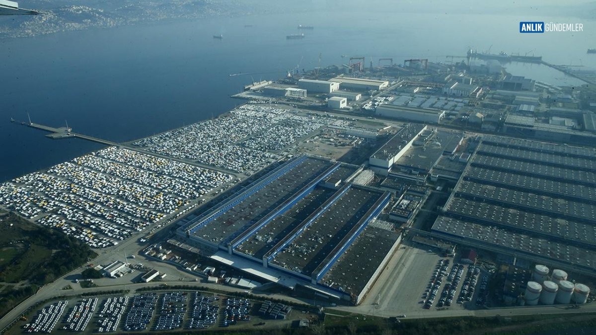Türkiye'den Küresel Ticarette Yeni Zirve: Günlük İhracatta Tarihi Eşik Aşıldı