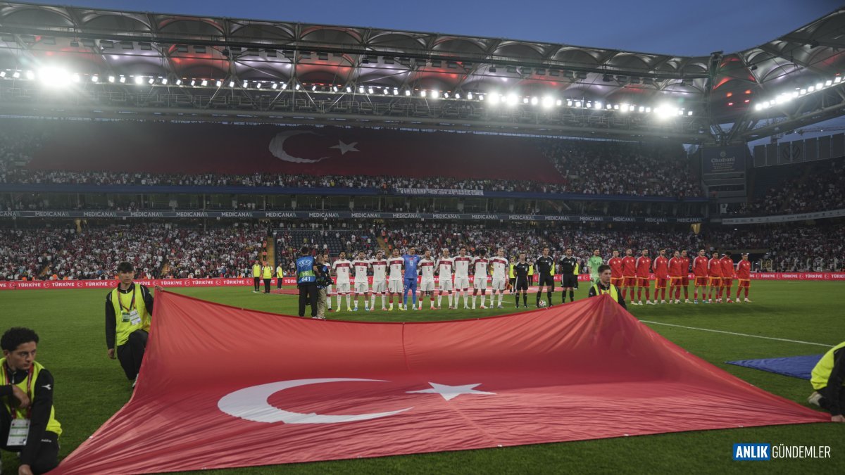 Tam 1697 Gün Sonra! Milli Takım Kadıköy'de Tarihi Randevu: Yeni Hoca Montella'dan Radikal Değişiklikler!