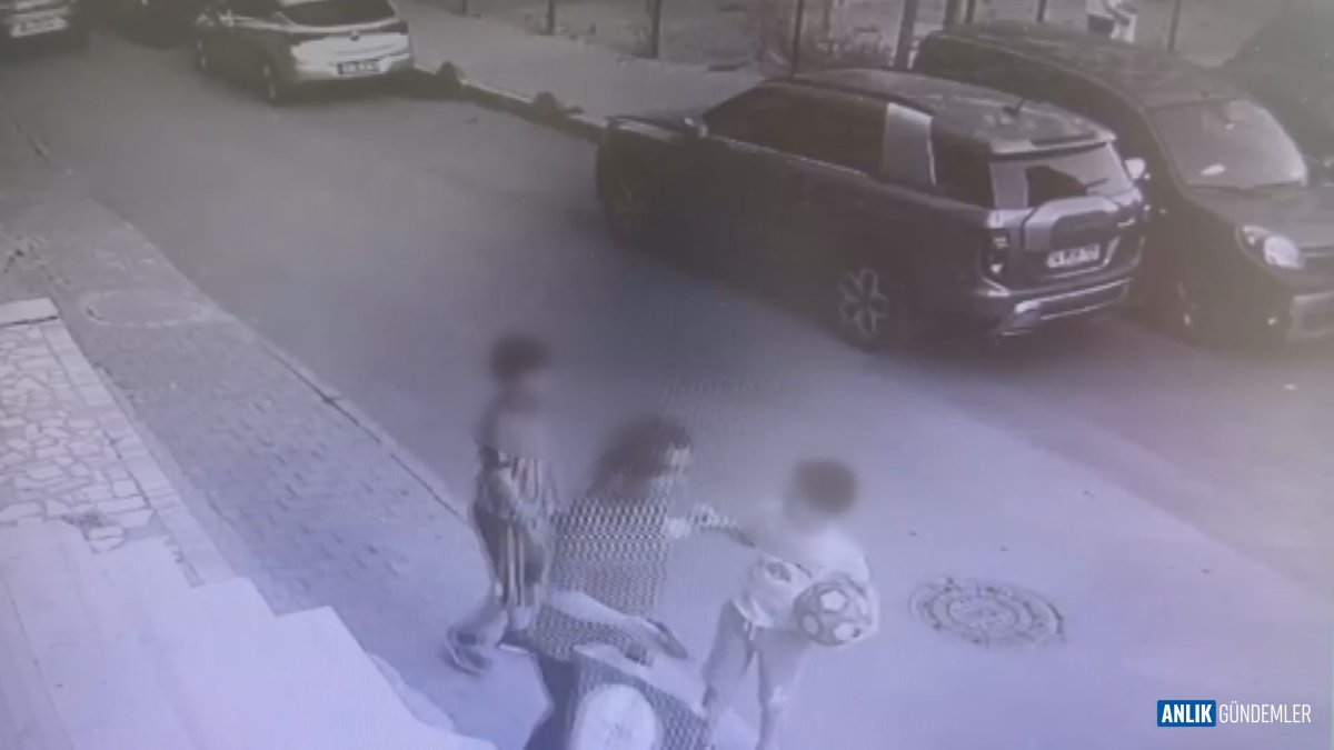 Oyun Parkında Dehşet: Kurşun Çocuğun Ayağına İsabet Etti, Elinden Topunu Bırakmadı!