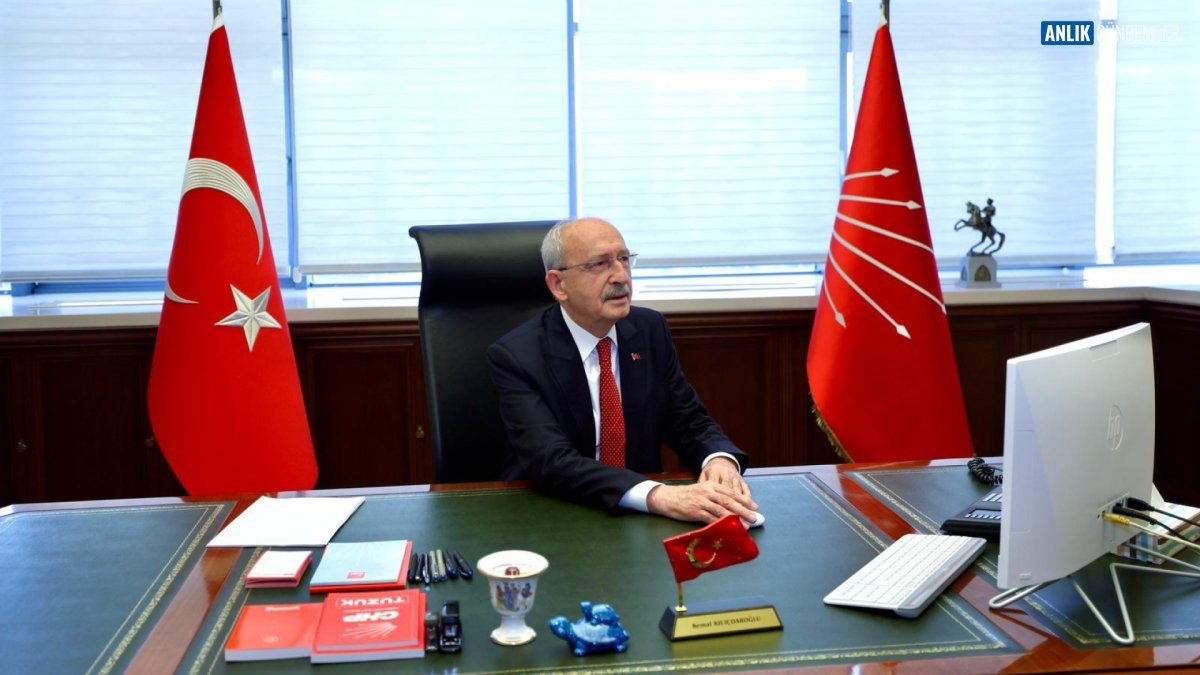 CHP Genel Merkezi'nde Tarihi Anlar: Kılıçdaroğlu Geri Döndü, Yeni Dönem Sinyalleri Yolda!
