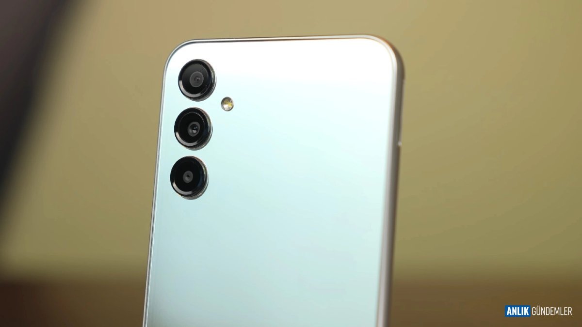Galaxy A24 Kullanıcıları Dikkat! Android 17 ve One UI 9 Sürprizi Kapıda: Testler Başladı Bile!
